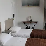 Hotel Moderne 2*
