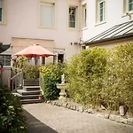 Moderne 2* Gisors
