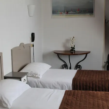 Hotel Moderne 2*