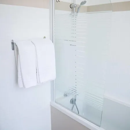 摩登酒店 吉索尔