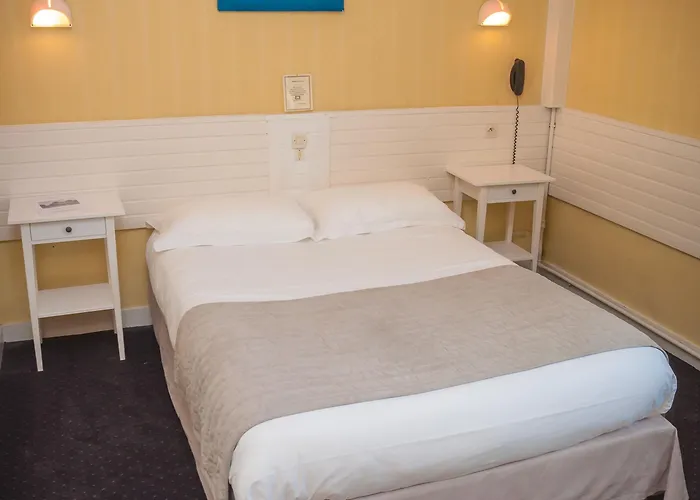 Hotel Moderne 2*
